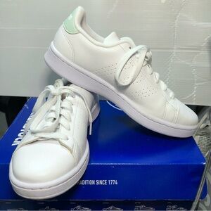 Adidas Advantage women’s White and Mint Sneakers